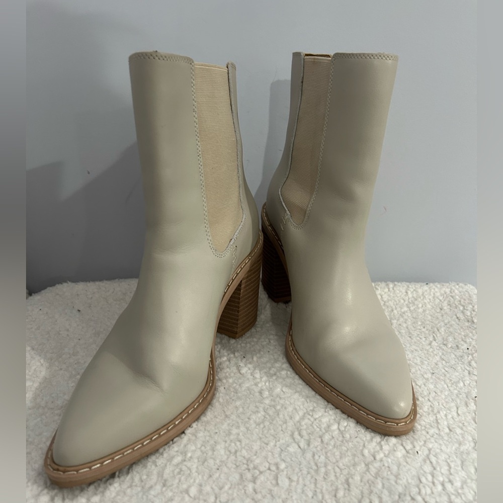 Crown Vintage W Sz 9 Pimmy Off-White Chelsea Leather Bootie Pointed Toe Neutral